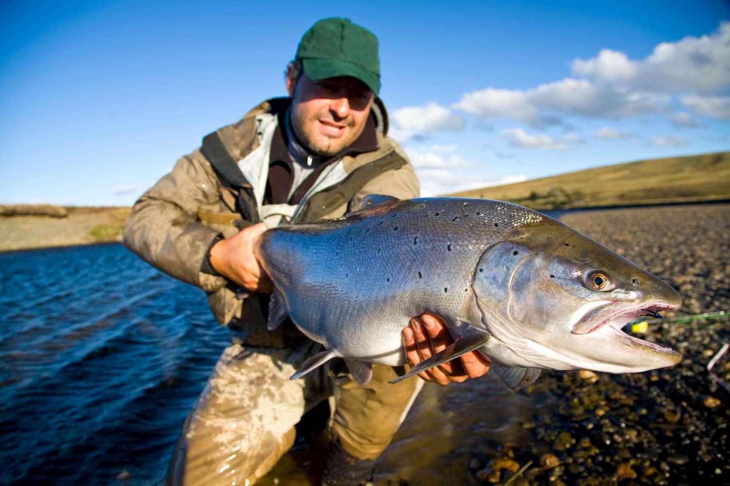 Cameron Lodge; sea trout fishing Rio Grande, TDF, Chile