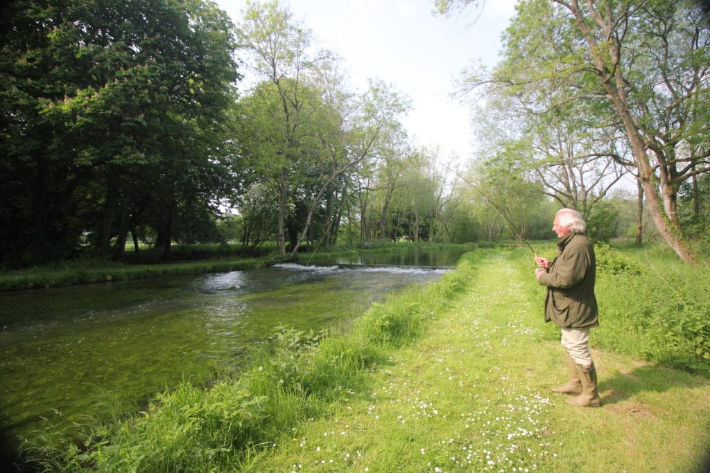 Mayfly Fishing River Test