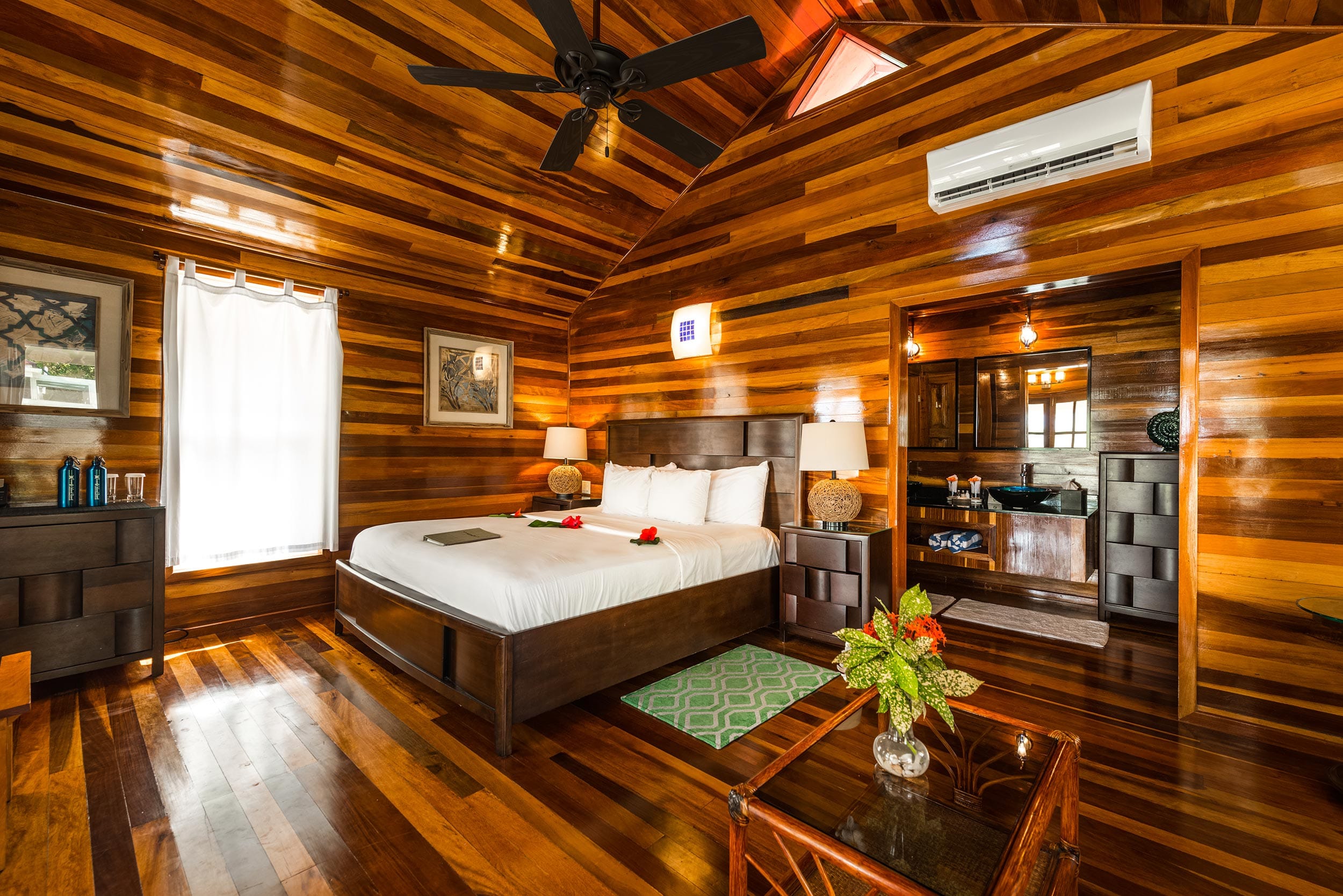 Turneffe Island Resort, Belize, Aardvark McLeod