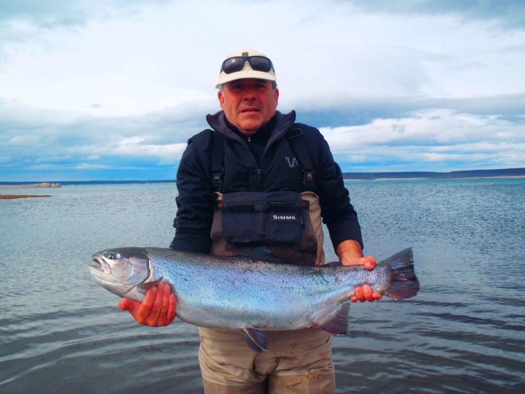 elv, estancia laguna verde, jurassic lake, lago strobel, moro creek, barrancoso river, huge rainbow trout, wild rainbow trout, fishing argentina, fishing calafate, aardvark mcleod, sight fishing trout