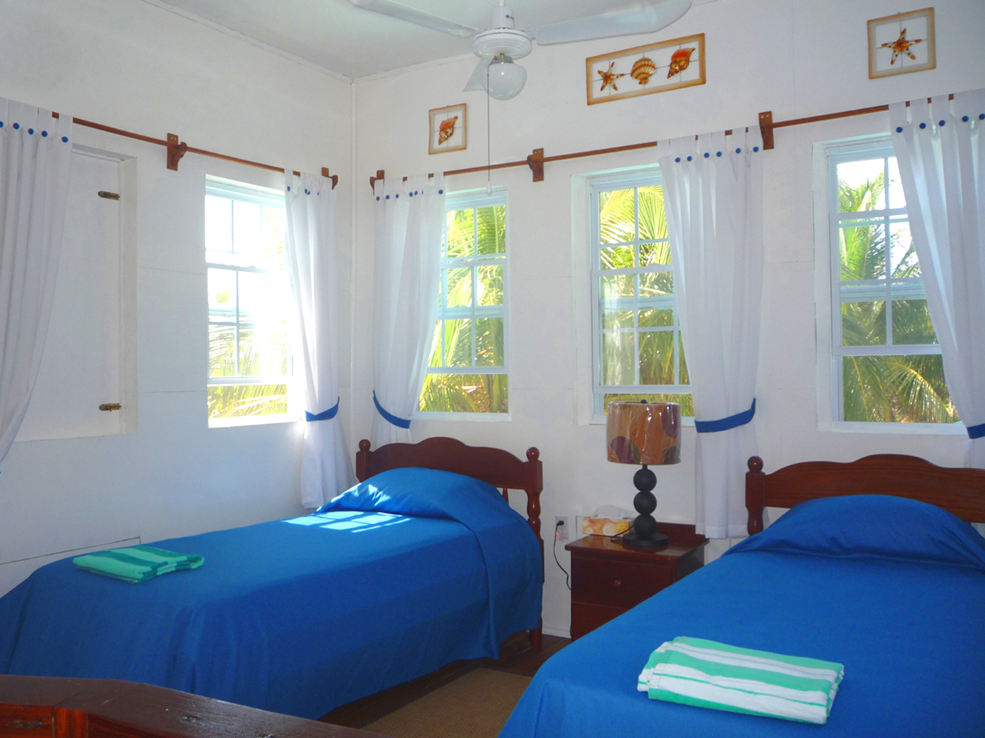 Long Caye Outpost, Belize River Lodge, Belize, Aardvark McLeod