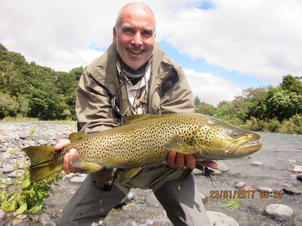 Tongariro Lodge, Tongariro River, New Zealand, Trout fishing, Aardvark McLeod