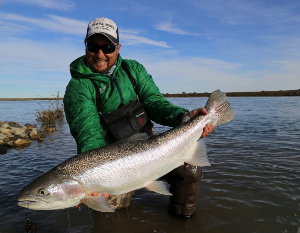 Steelhead santa cruz, steelhead argentina, los plateados lodge, fishing argentina, fishing calafate, fishing rio Gallegos, fishing rio santa cruz, tres amigos, steelhead fly fishing, aardvark mcleod