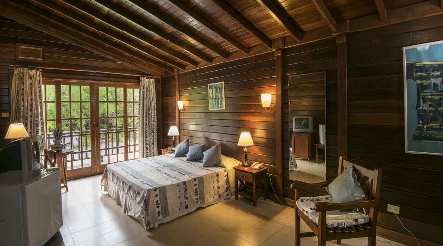 El Faro Lodge, Cuba, Aardvark McLeod