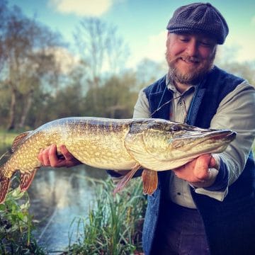 UK fishing, chalkstream, pike, pike fishing, UK fishing guides, River Test