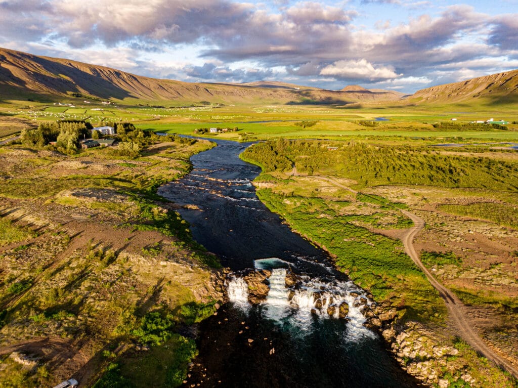 Laxa I Kjos, Iceland, Aardvark McLeod