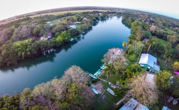 Belize River Lodge, saltwater fishing Belize, bonefishing Belize, permit Belize, tarpon Belize, saltwater fishing Belize, Aardvark McLeod