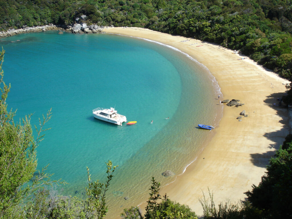 Abel Tasman, Stonefly lodge, New Zealand, Aardvark McLeod 