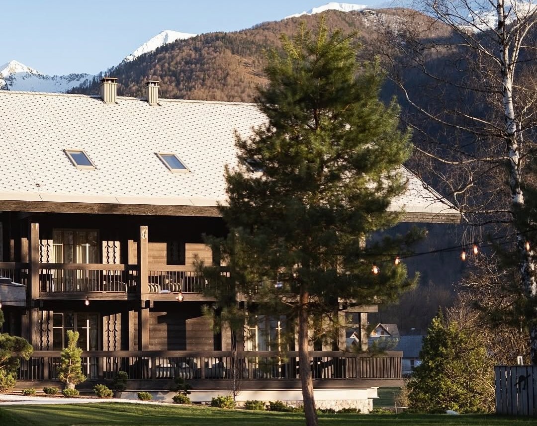 Vila Mhur, Bohinj, Slovenia, Aardvark McLeod