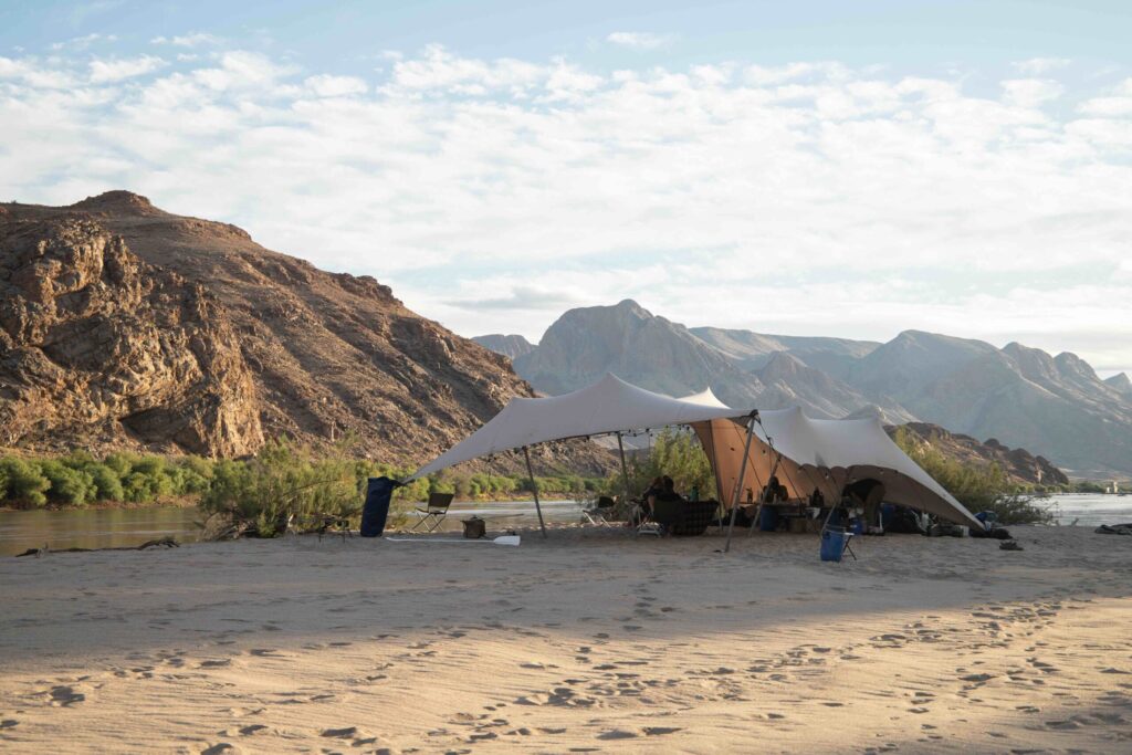 South Africa, Orange River, fly fishing for yellow mouth, Aardvark McLeod 