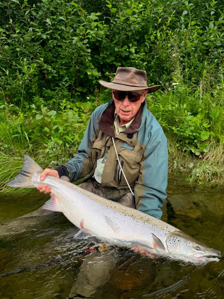 Oldero Fly Fishing Lodge, Lakselv, Norway, fly fishing Norway, salmon fly fishing, Aardvark McLeod